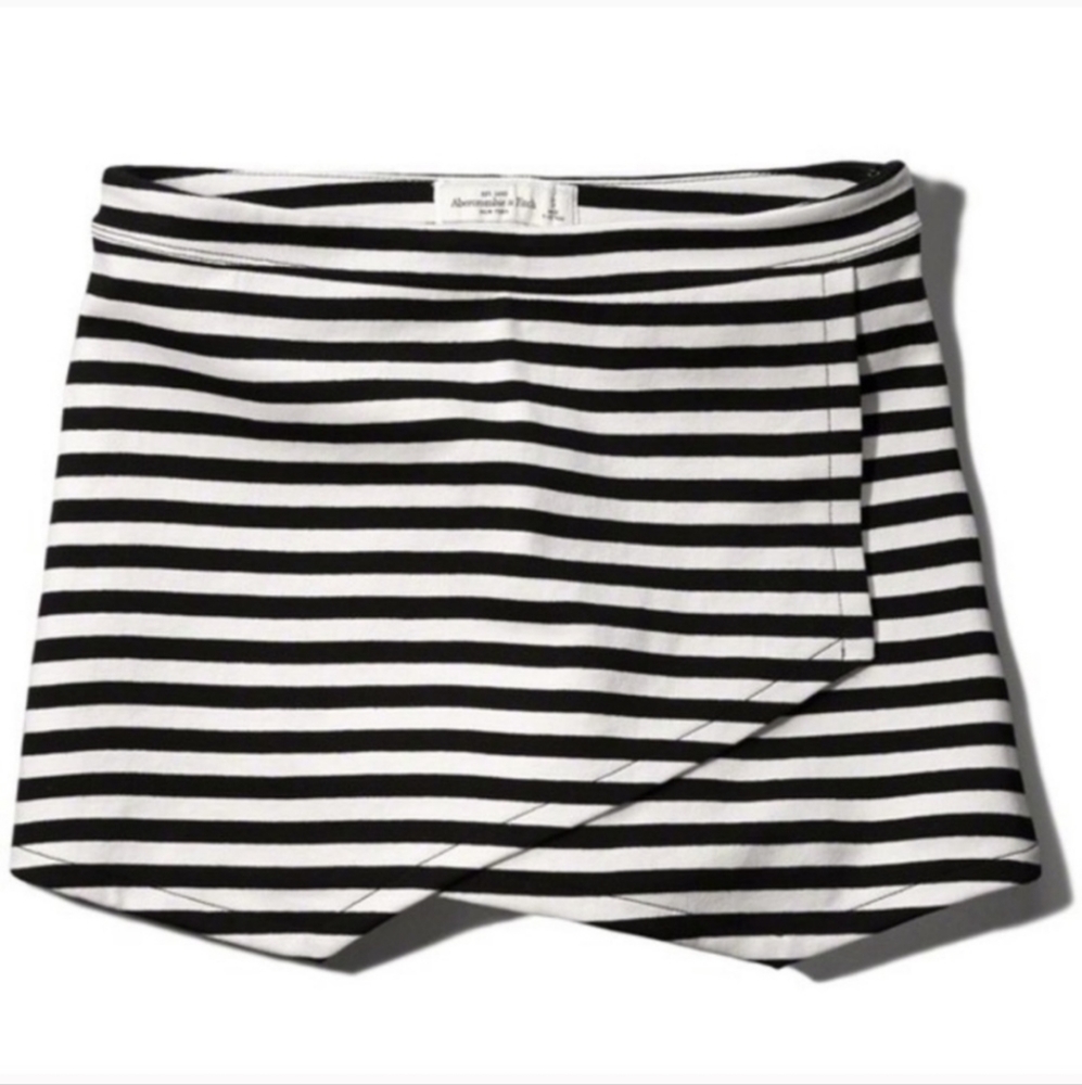 Abercrombie and Fitch Striped Skort